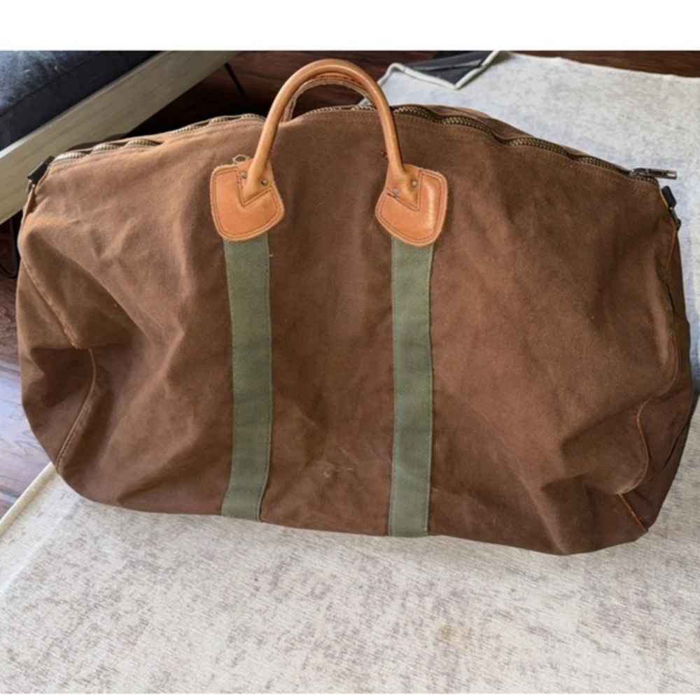 RARE Vintage L.L.Bean Sawtooth Freeport Maine
Canvas & Leather Travel Duffel Bag